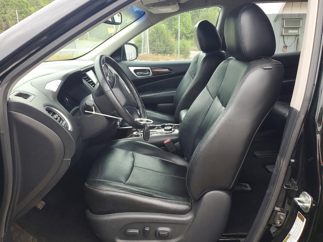 Nissan Pathfinder S