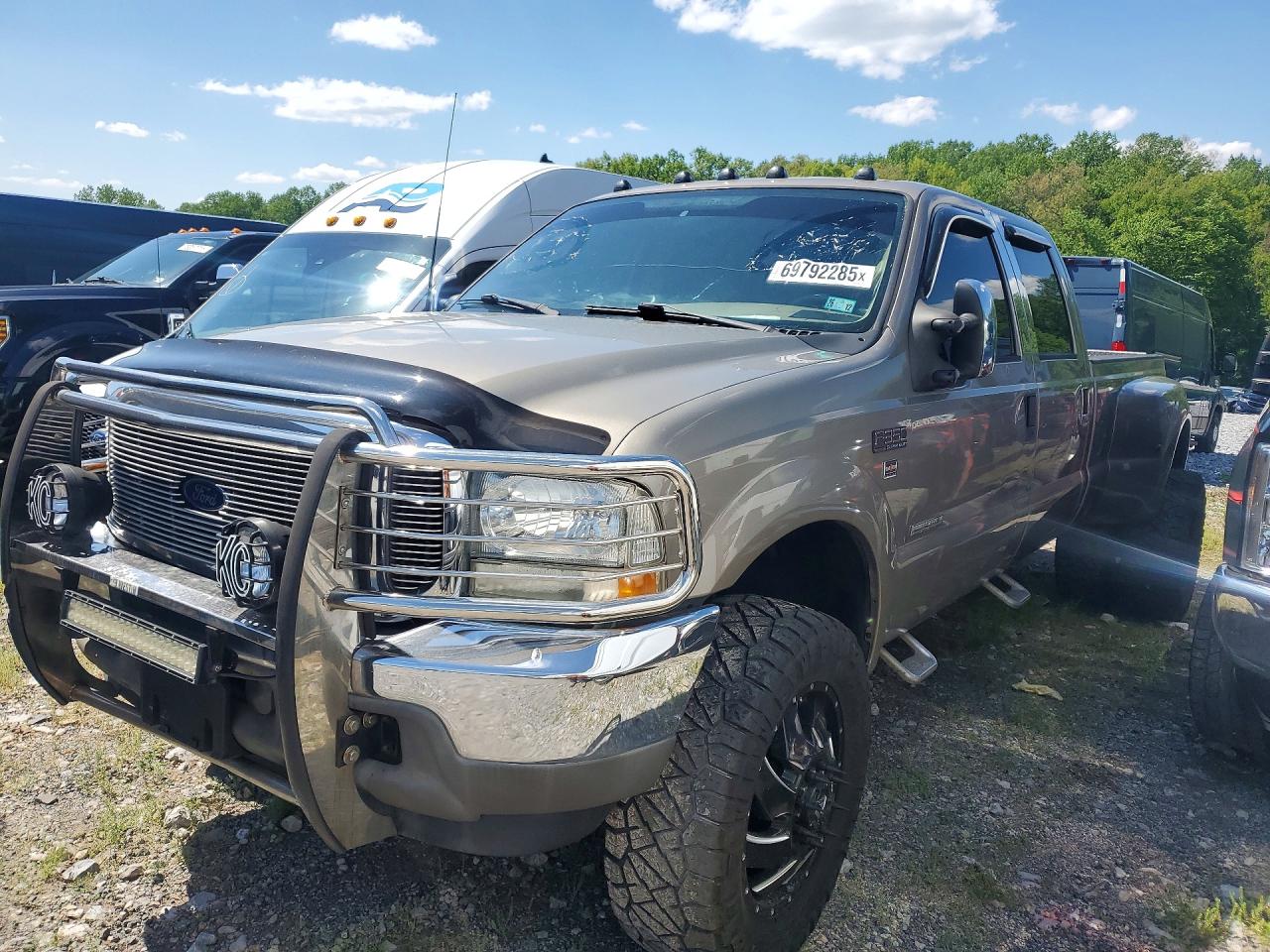 Salvage Ford F-350 Image