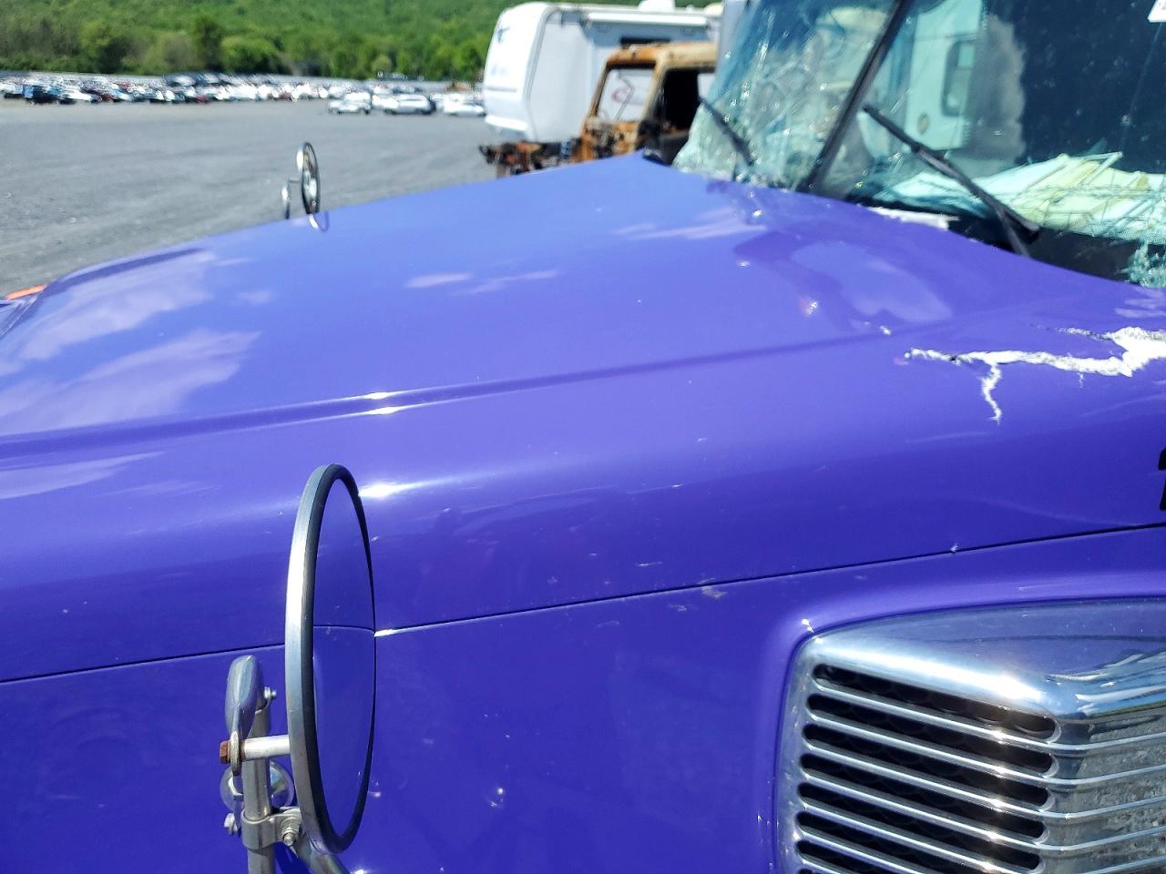 Freightliner Conventional