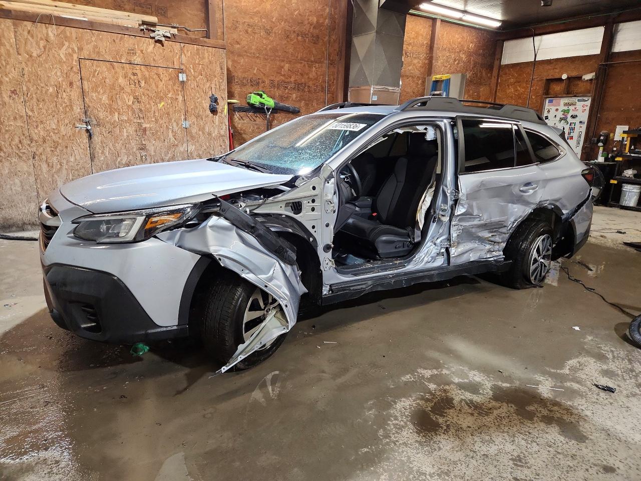 Salvage Subaru Outback Image