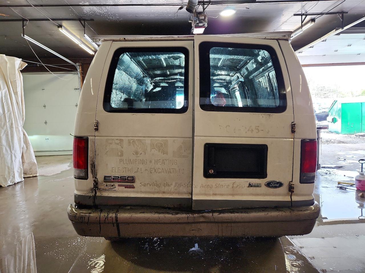 Ford Econoline E250 Van
