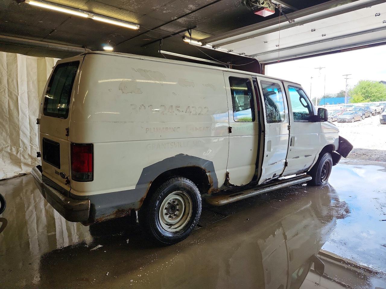 Ford Econoline E250 Van