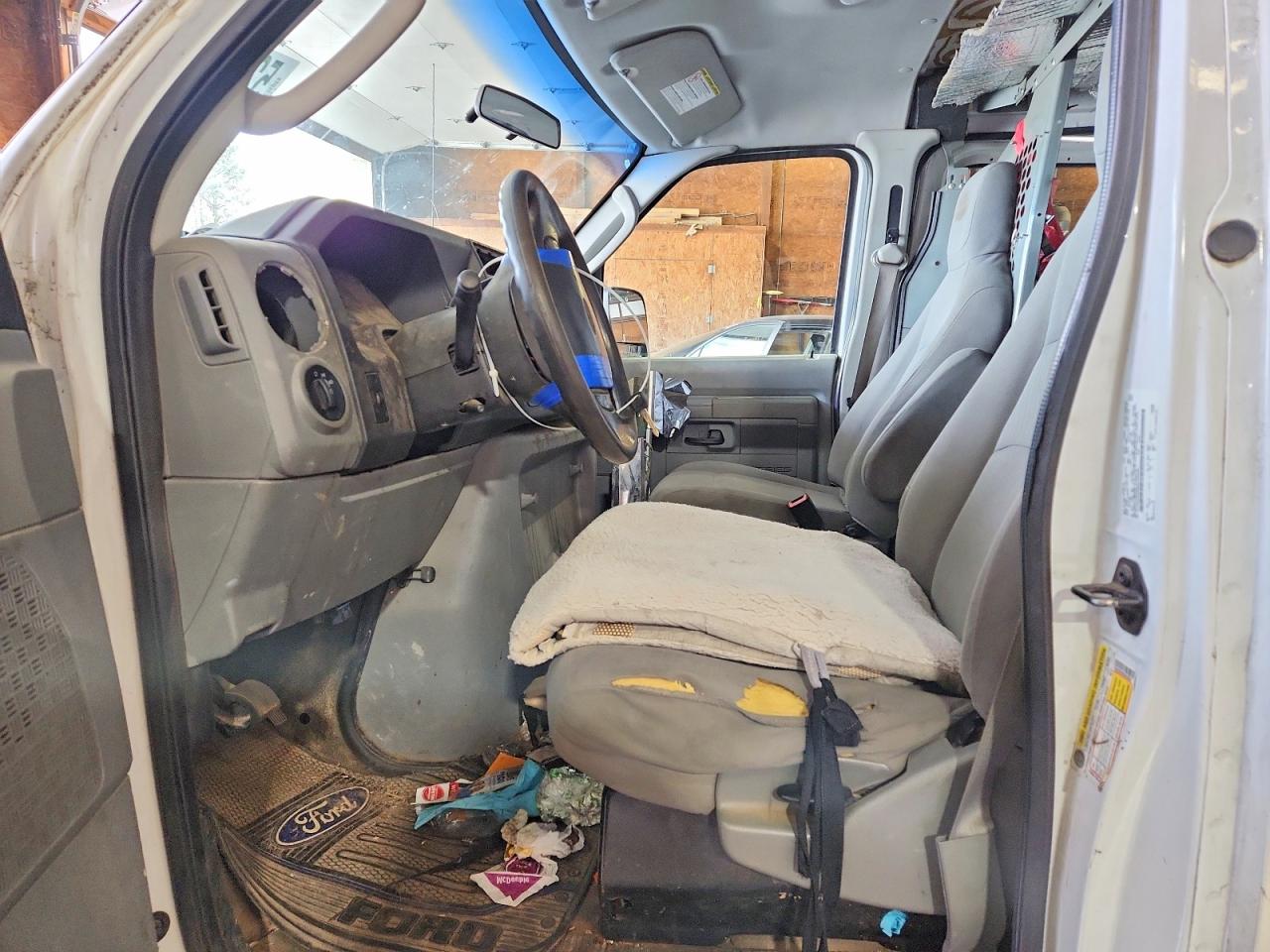Ford Econoline E250 Van