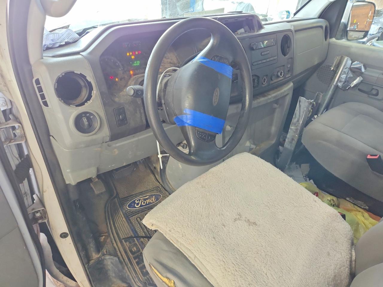 Ford Econoline E250 Van