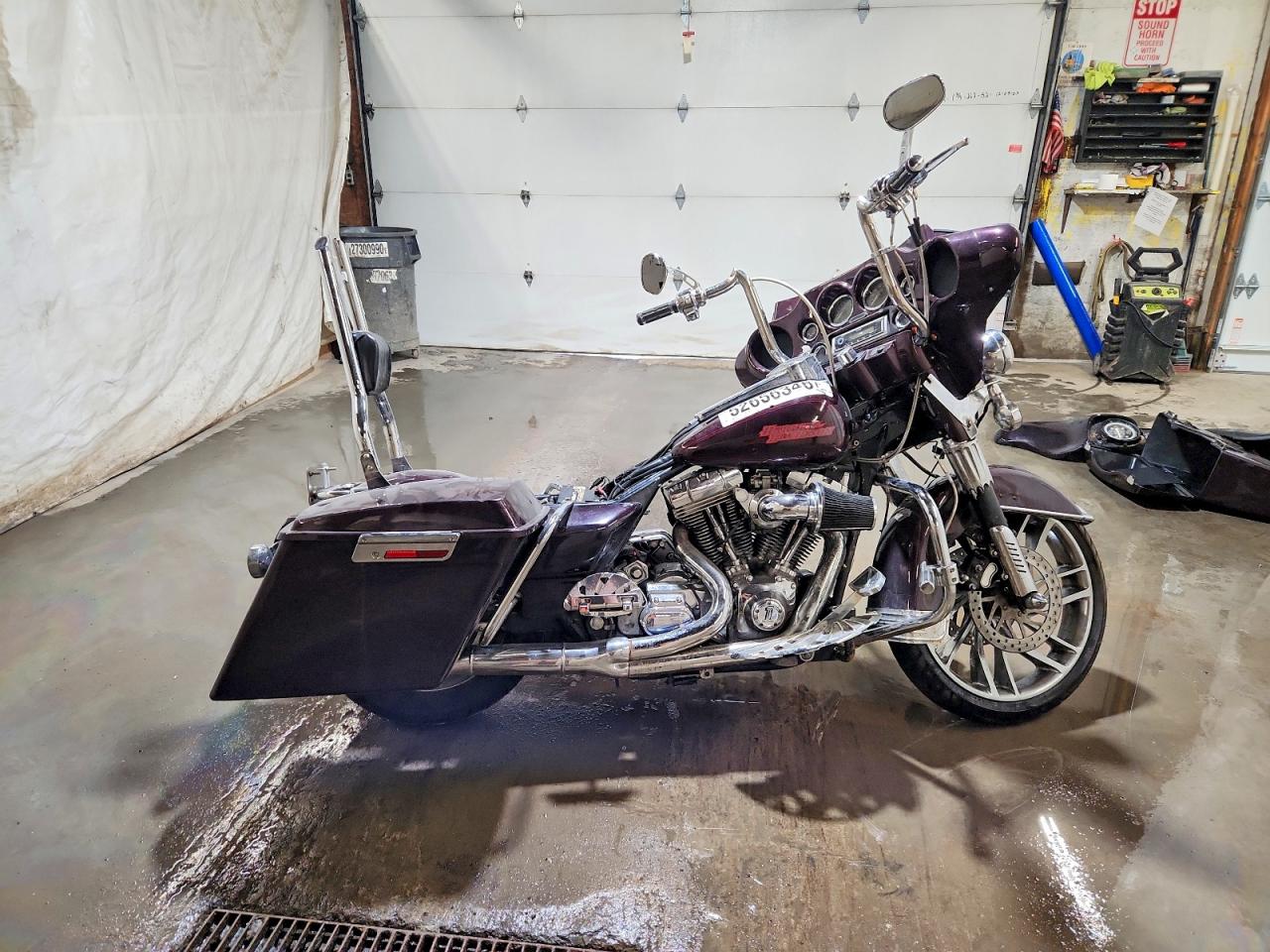 Salvage Harley-Davidson Fl Image