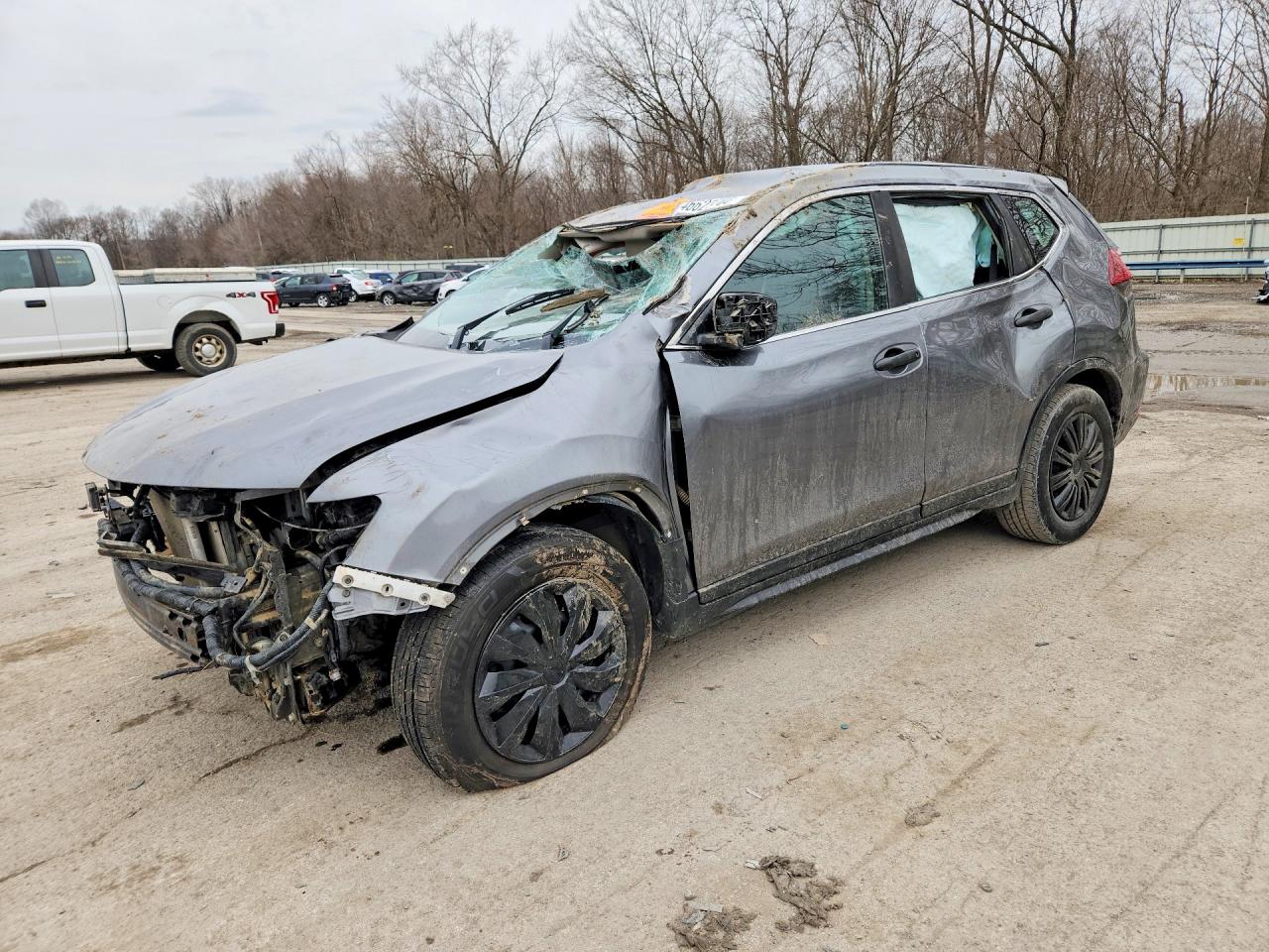 Salvage Nissan Rogue Image