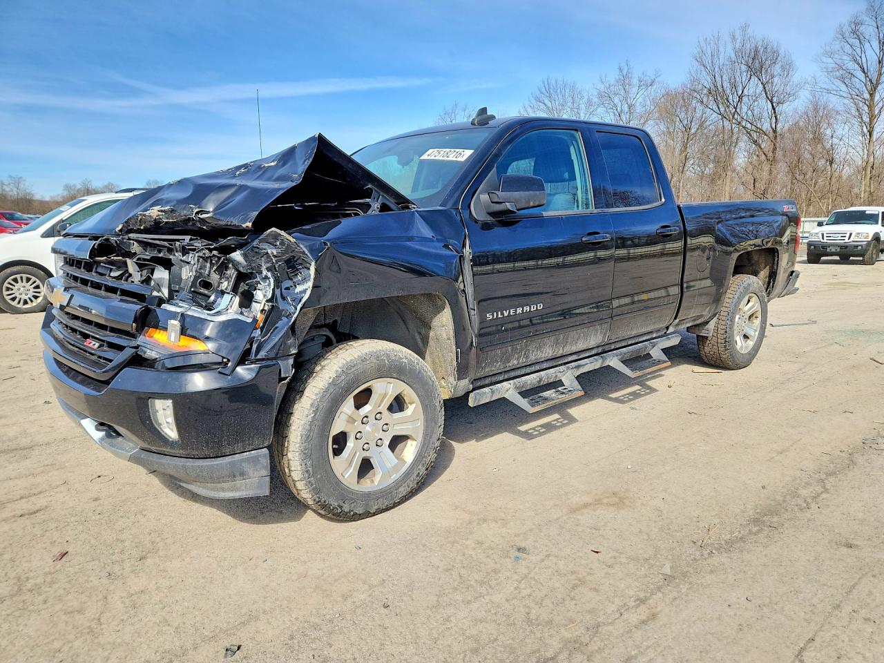 Salvage Chevrolet Silverado Image