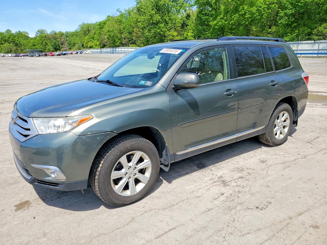 Salvage Toyota Highlander Image