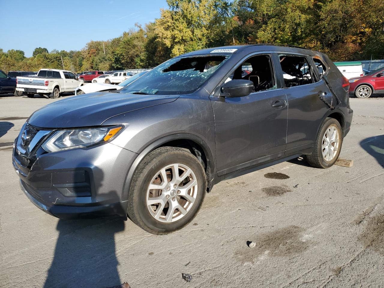 Salvage Nissan Rogue Image