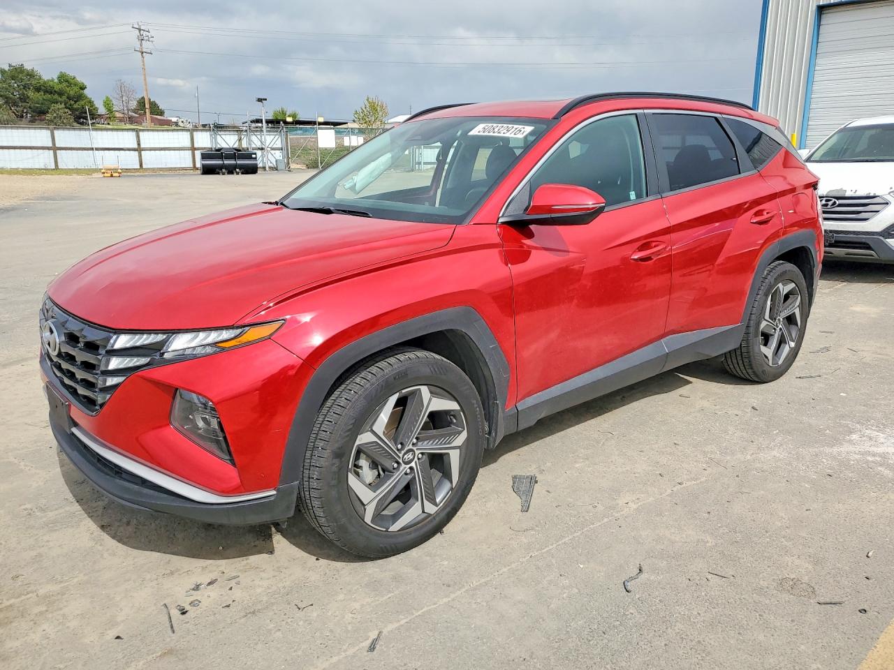 Salvage Hyundai TUCSON Image