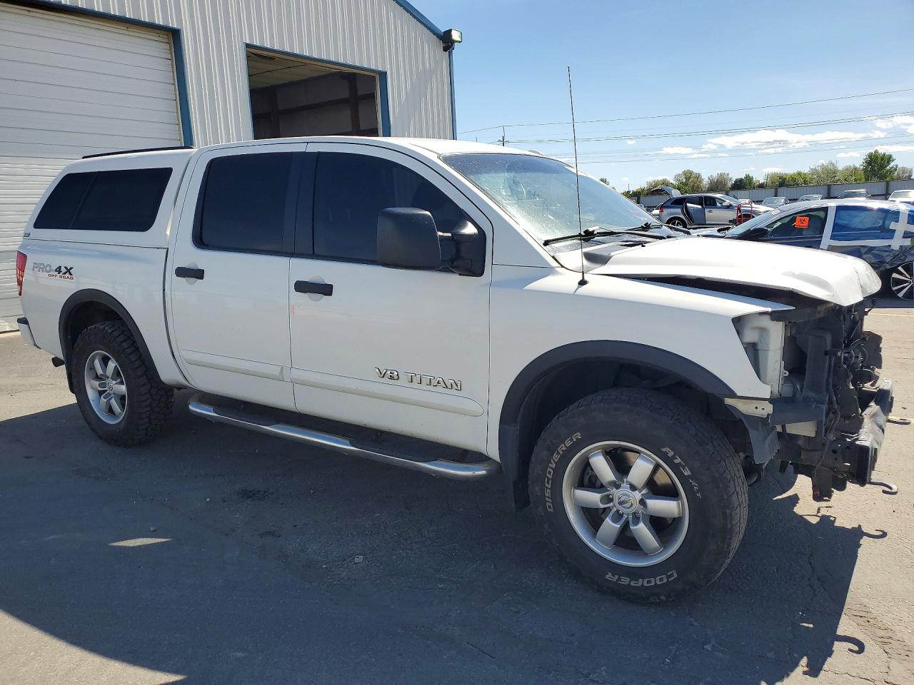Nissan Titan Sv