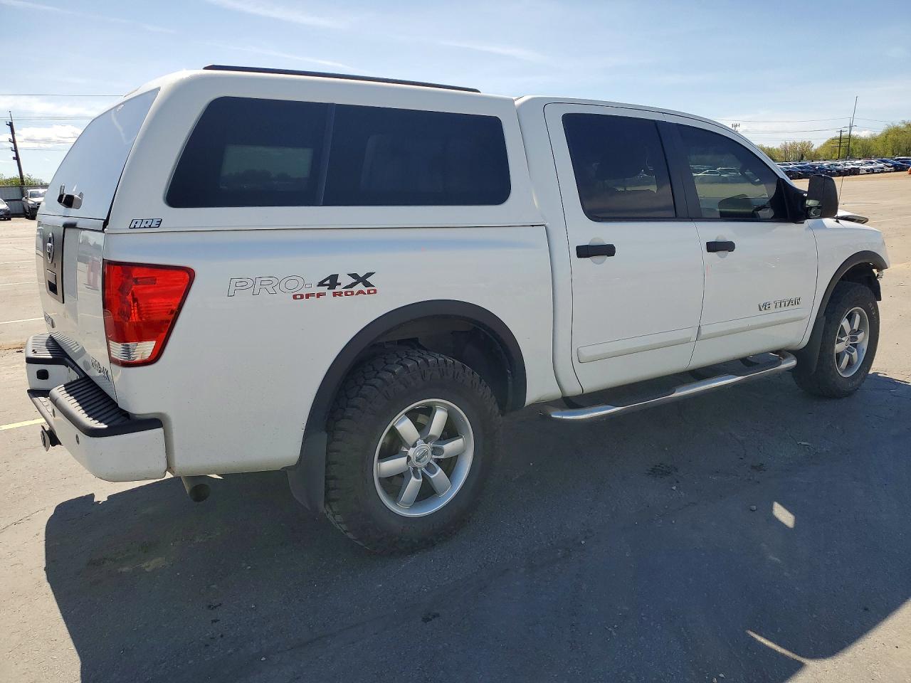 Nissan Titan Sv