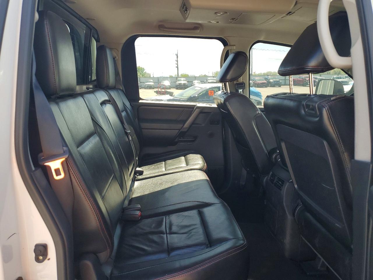 Nissan Titan Sv
