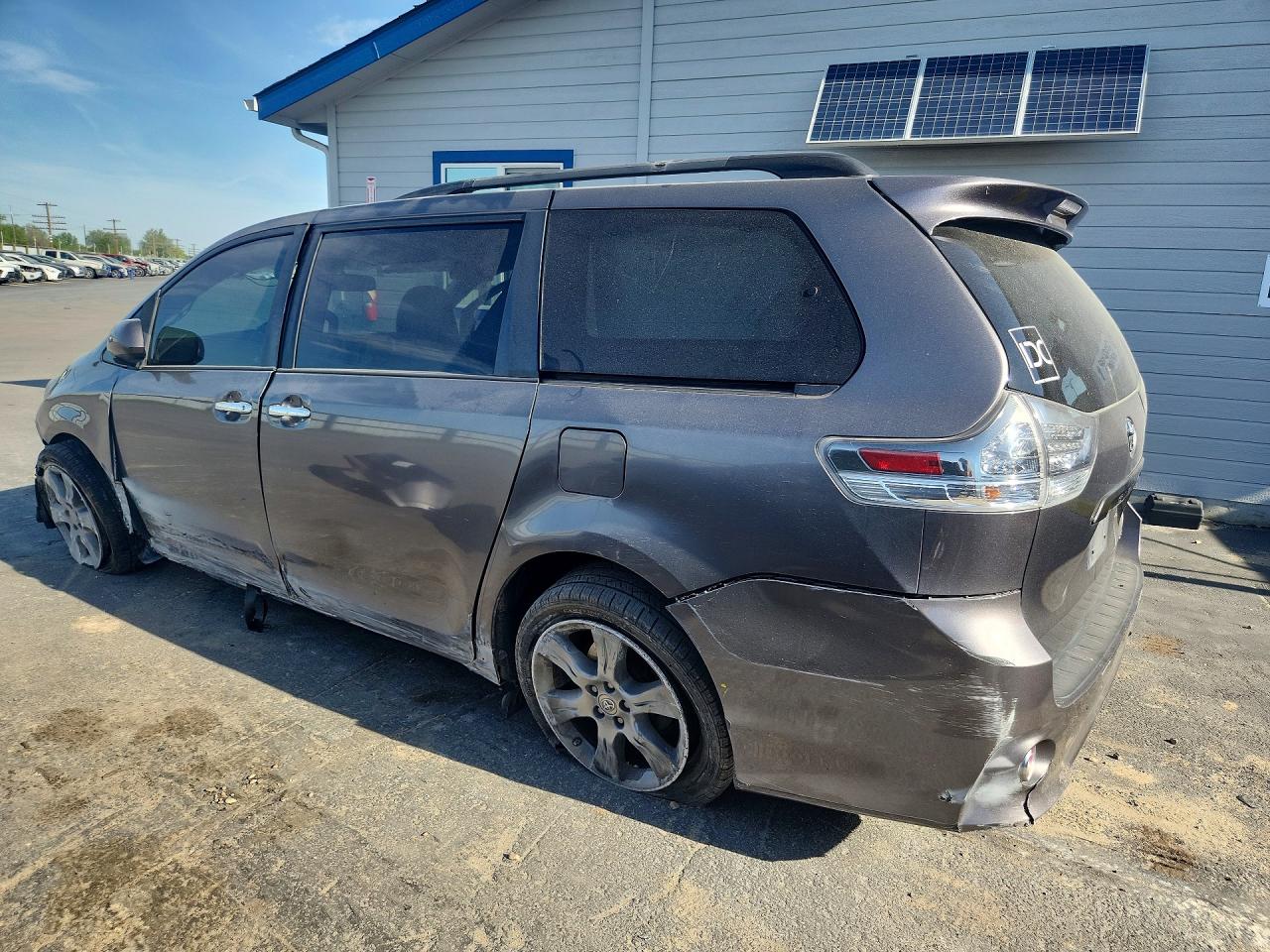 Toyota Sienna Sport