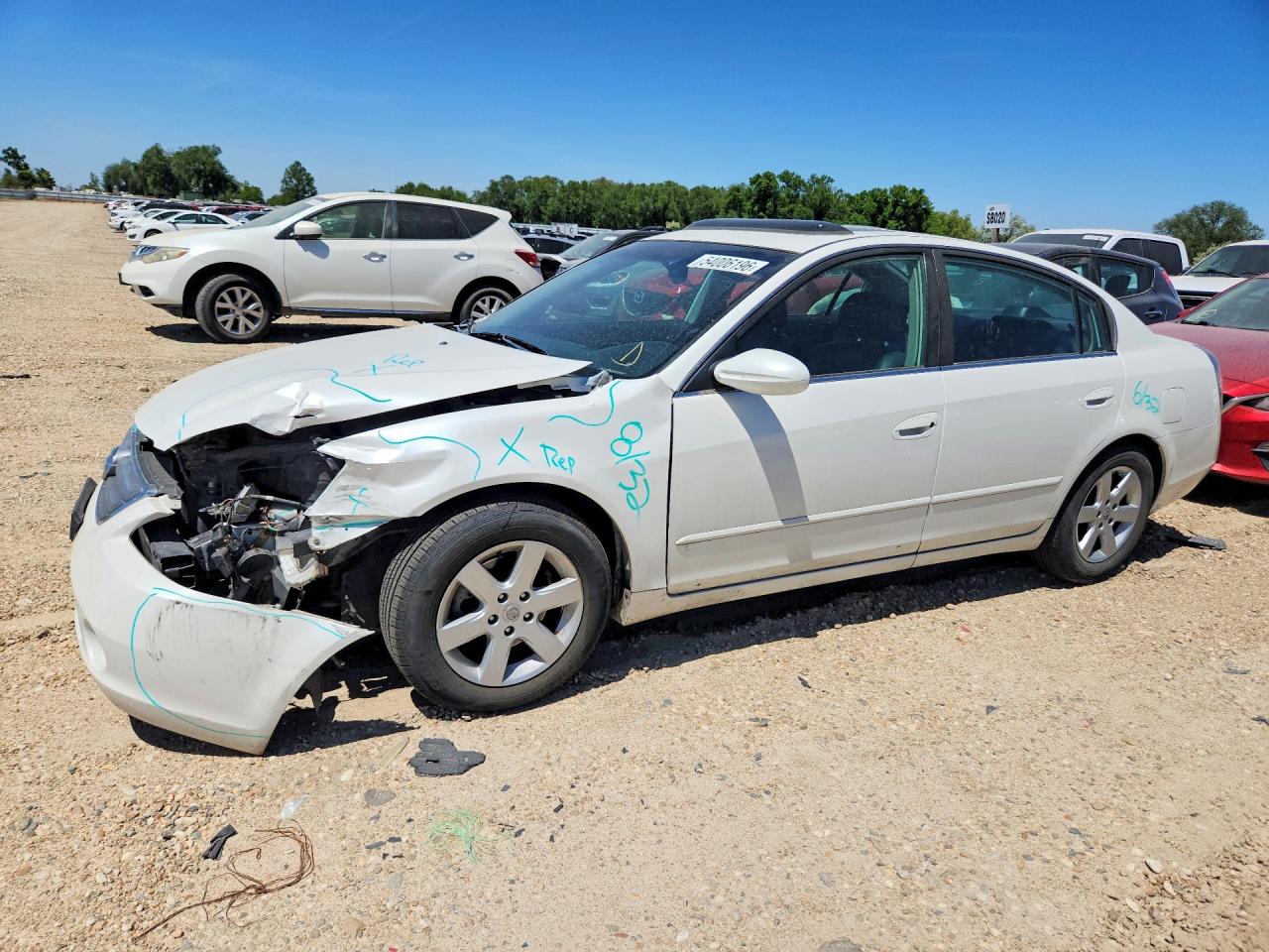 Salvage Nissan Altima Image