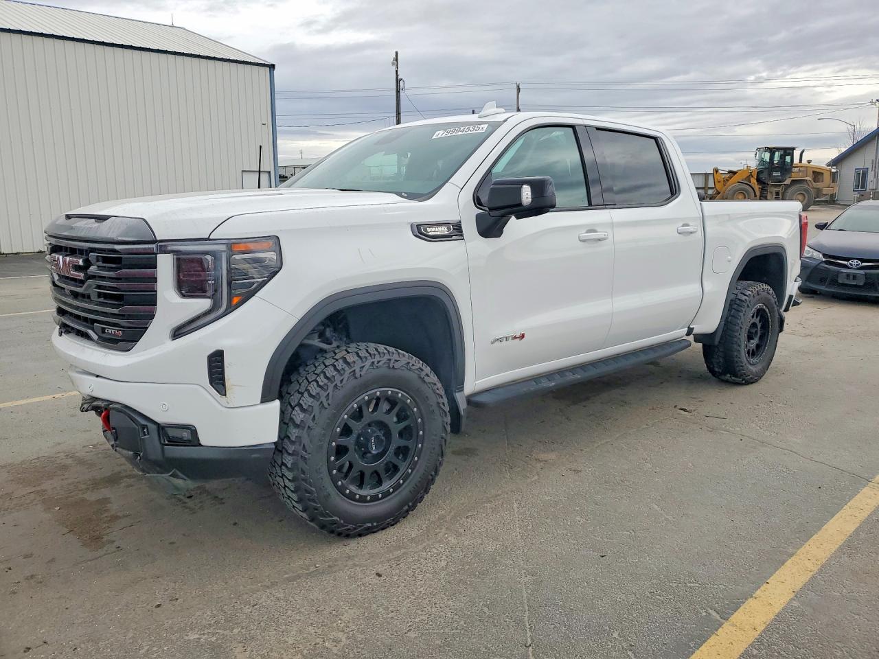 Salvage GMC Sierra Image
