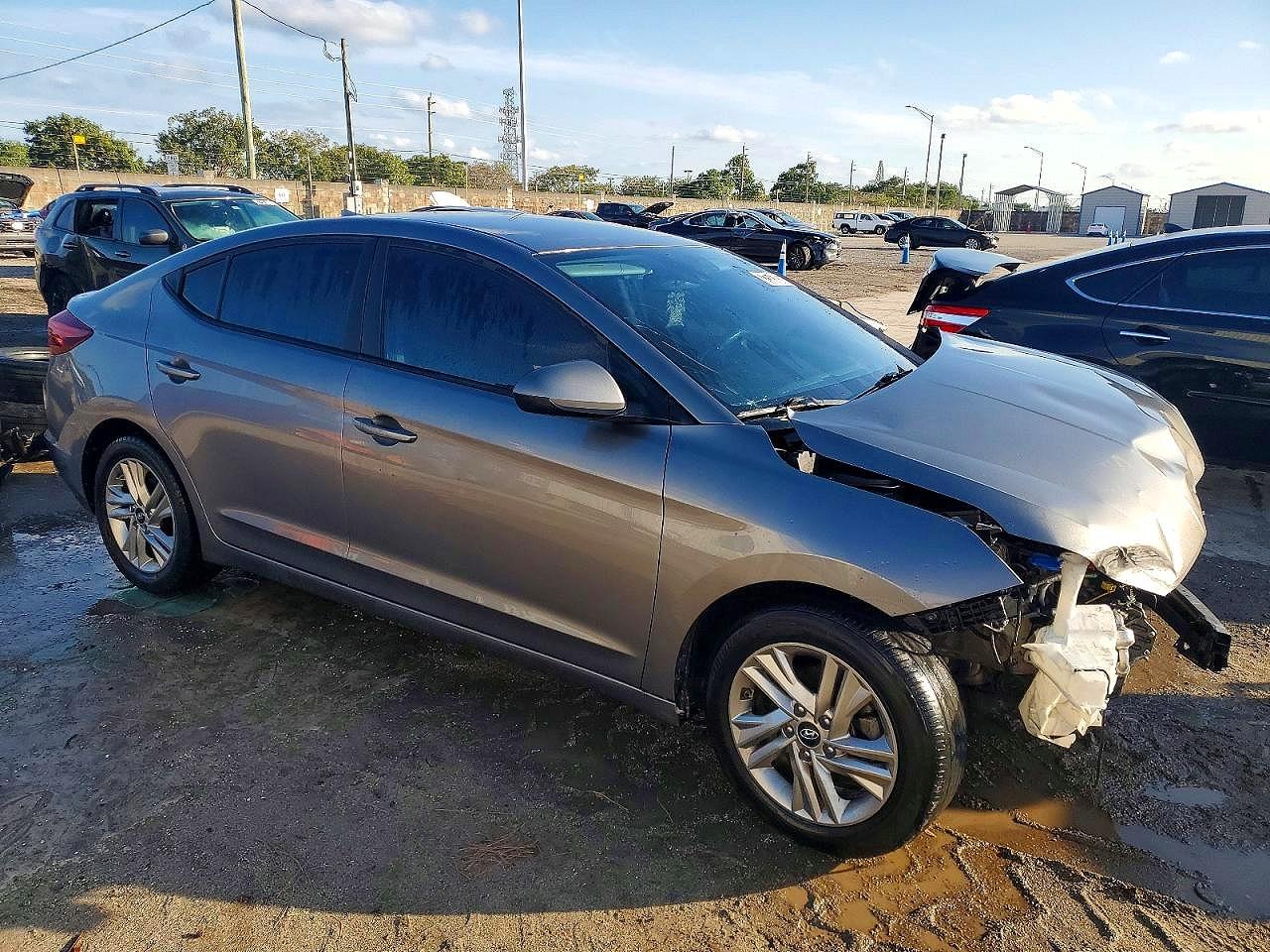 Hyundai ELANTRA Sel