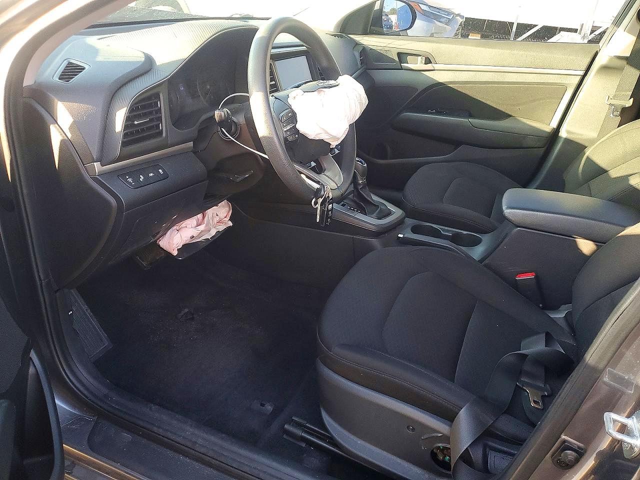 Hyundai ELANTRA Sel