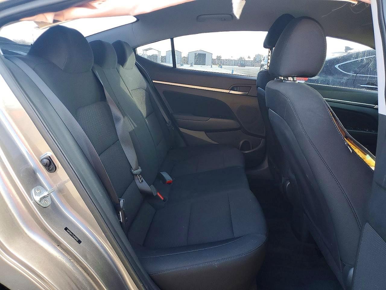 Hyundai ELANTRA Sel
