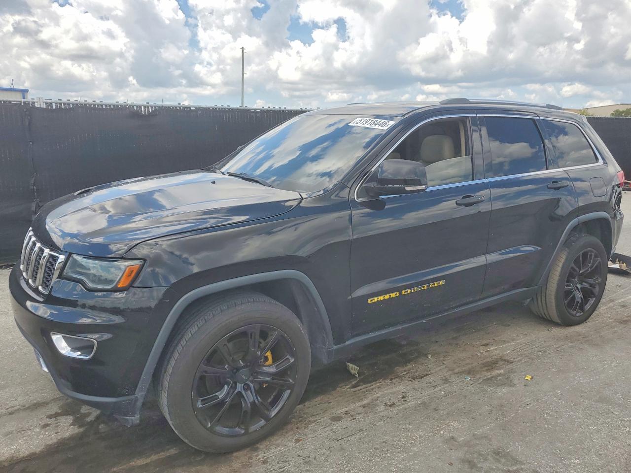 Salvage Jeep Cherokee Image