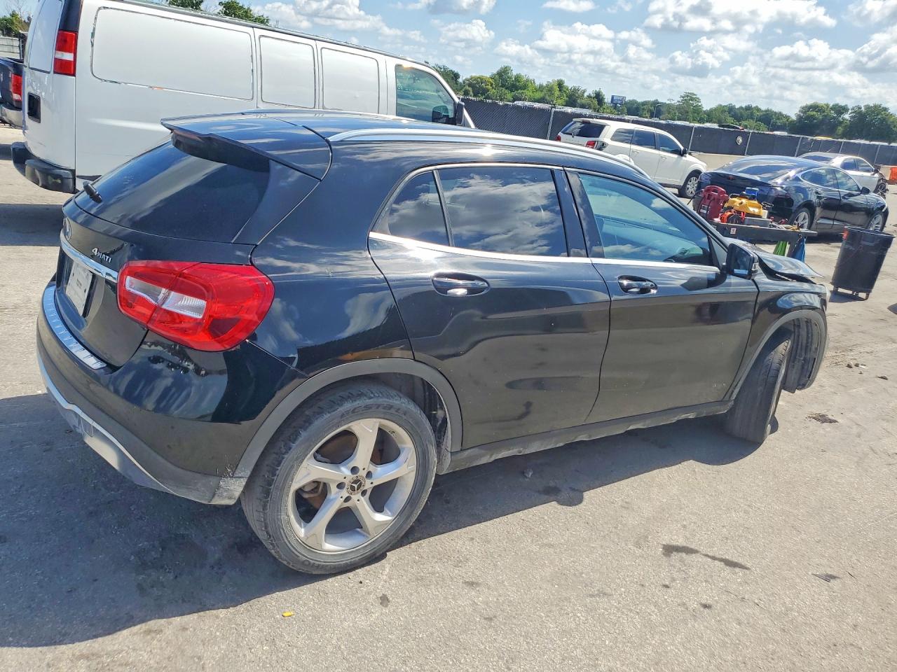 Mercedes-Benz GLA 250 4matic