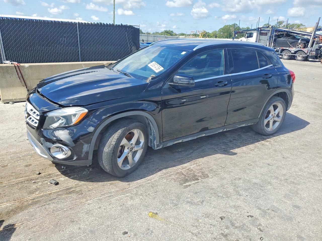 Salvage Mercedes-Benz GLA Image