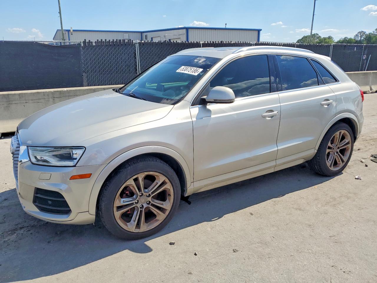 Salvage Audi Q3 Image