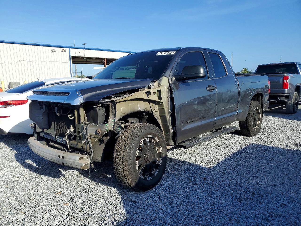 Salvage Toyota Tundra Image