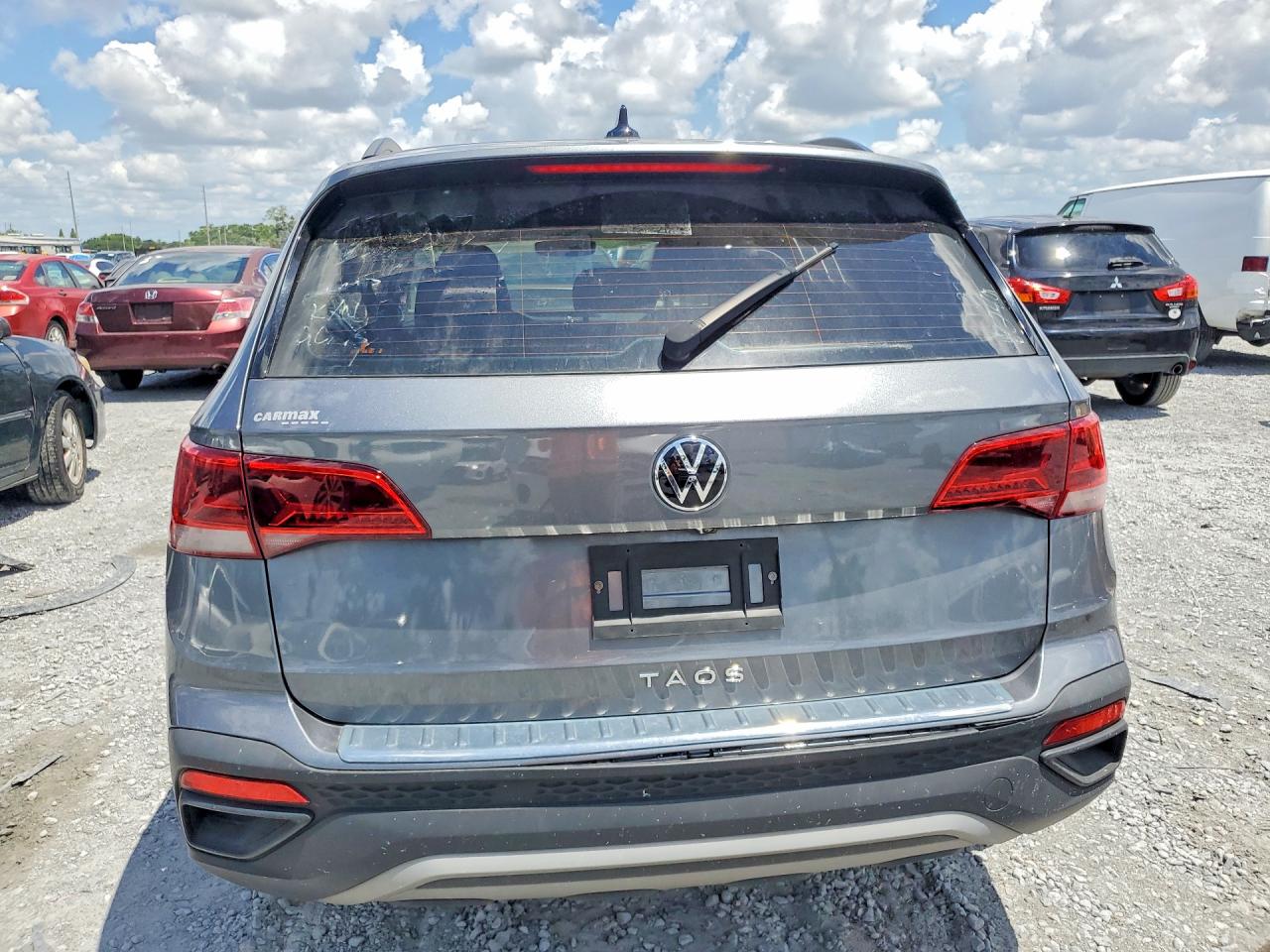 Volkswagen Taos S