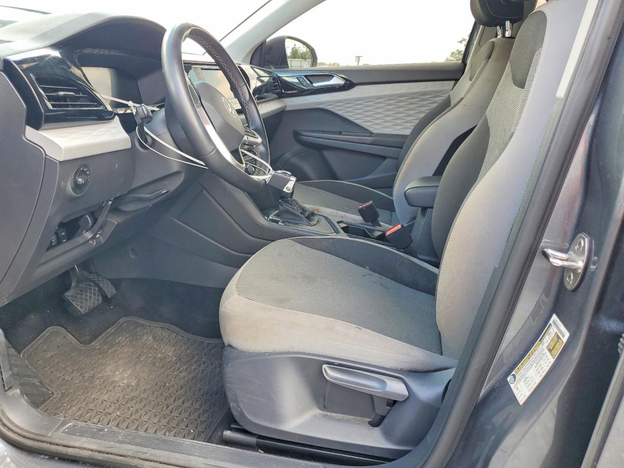 Volkswagen Taos S