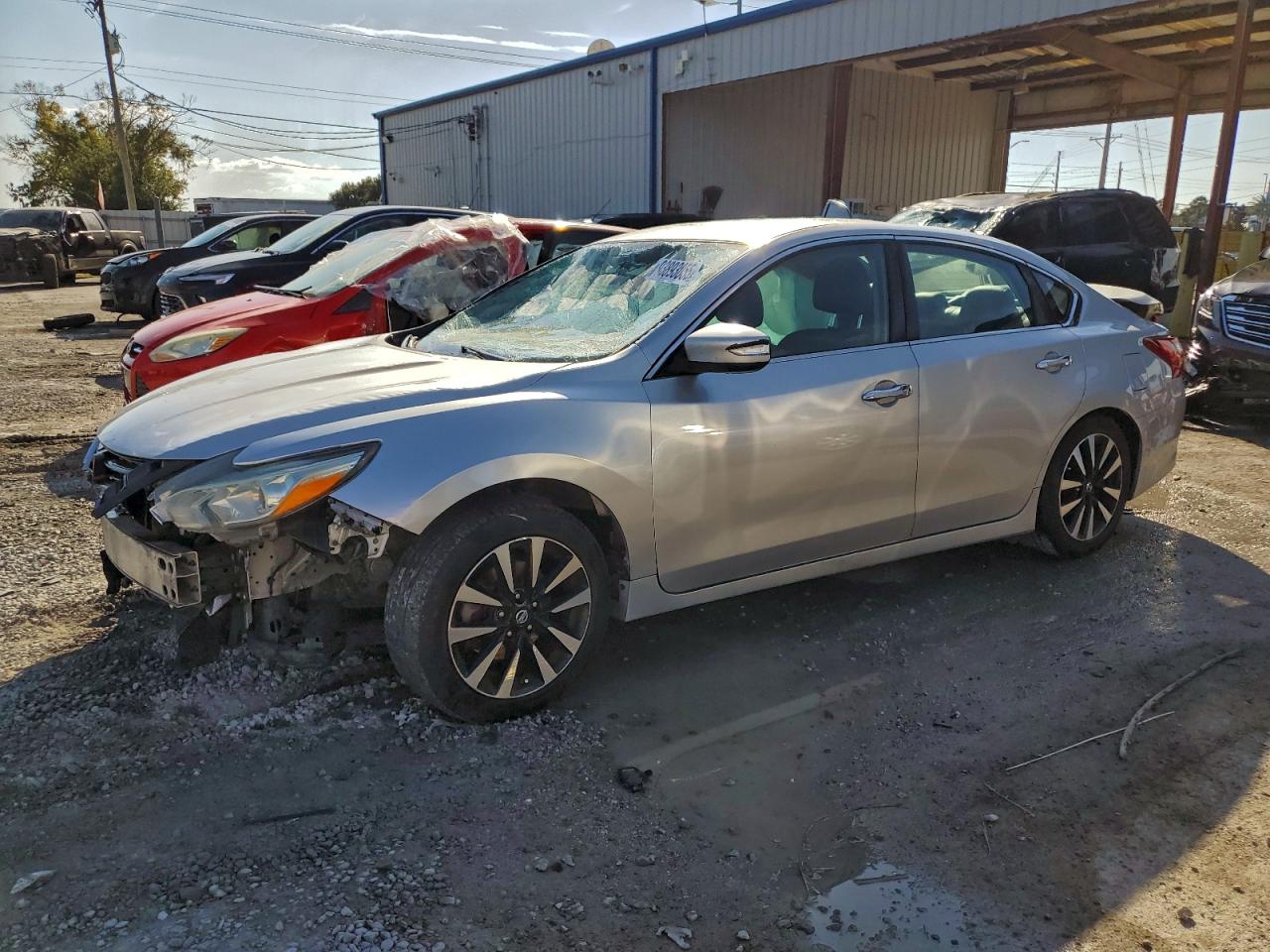 Salvage Nissan Altima Image