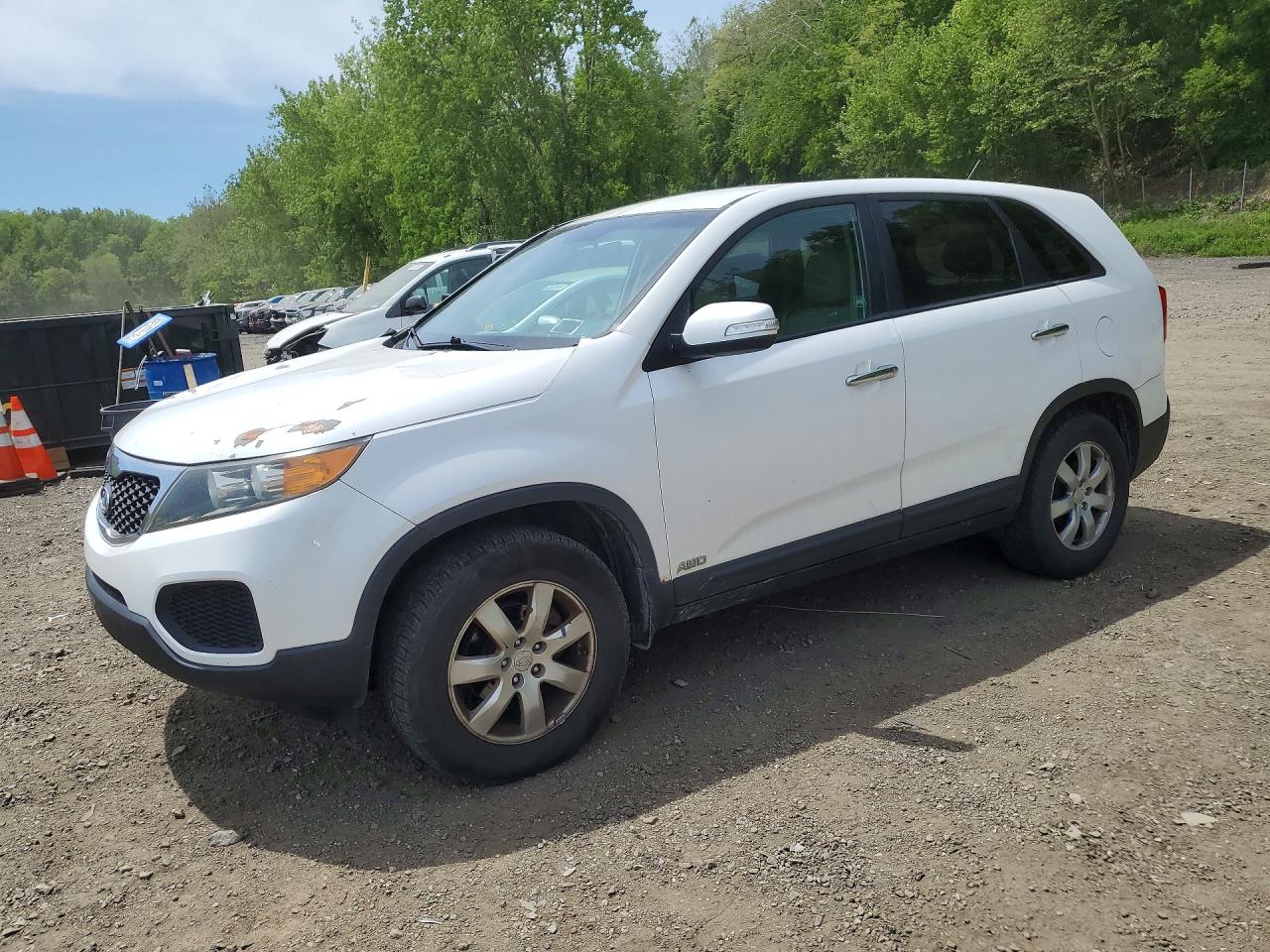 Salvage Kia Sorento Image