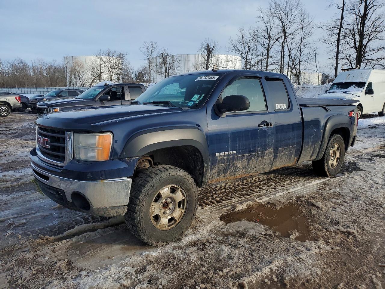 Salvage GMC Sierra Image