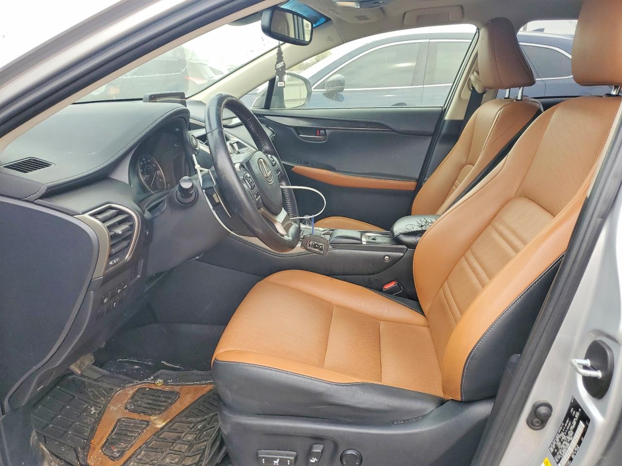 Lexus NX Base
