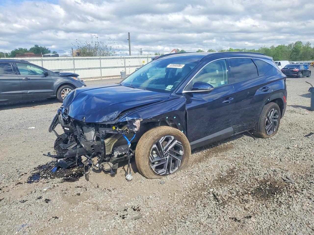 Salvage Hyundai TUCSON Image