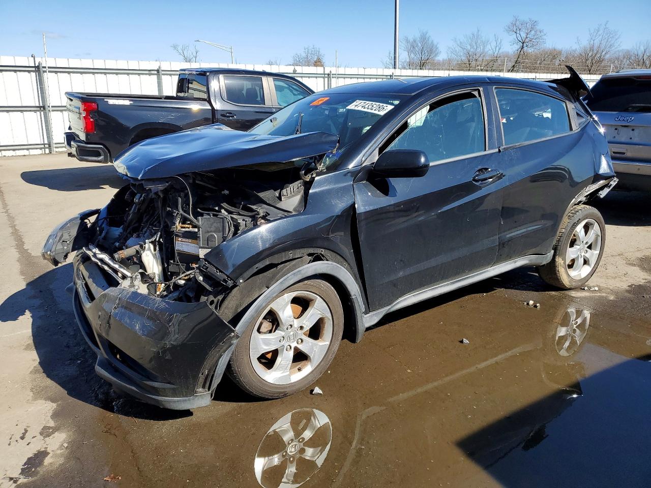 Salvage Honda HR-V Image