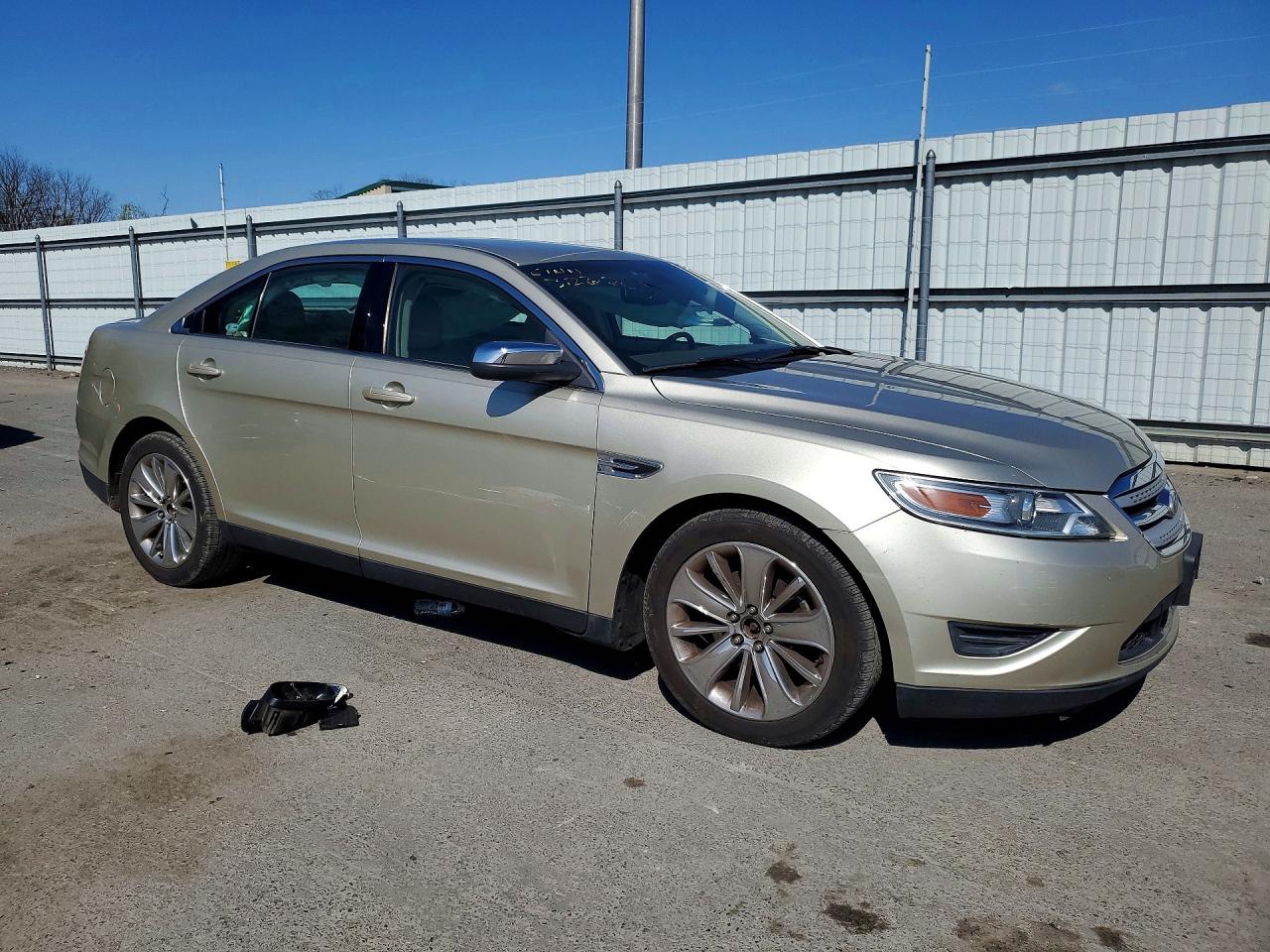 Ford Taurus