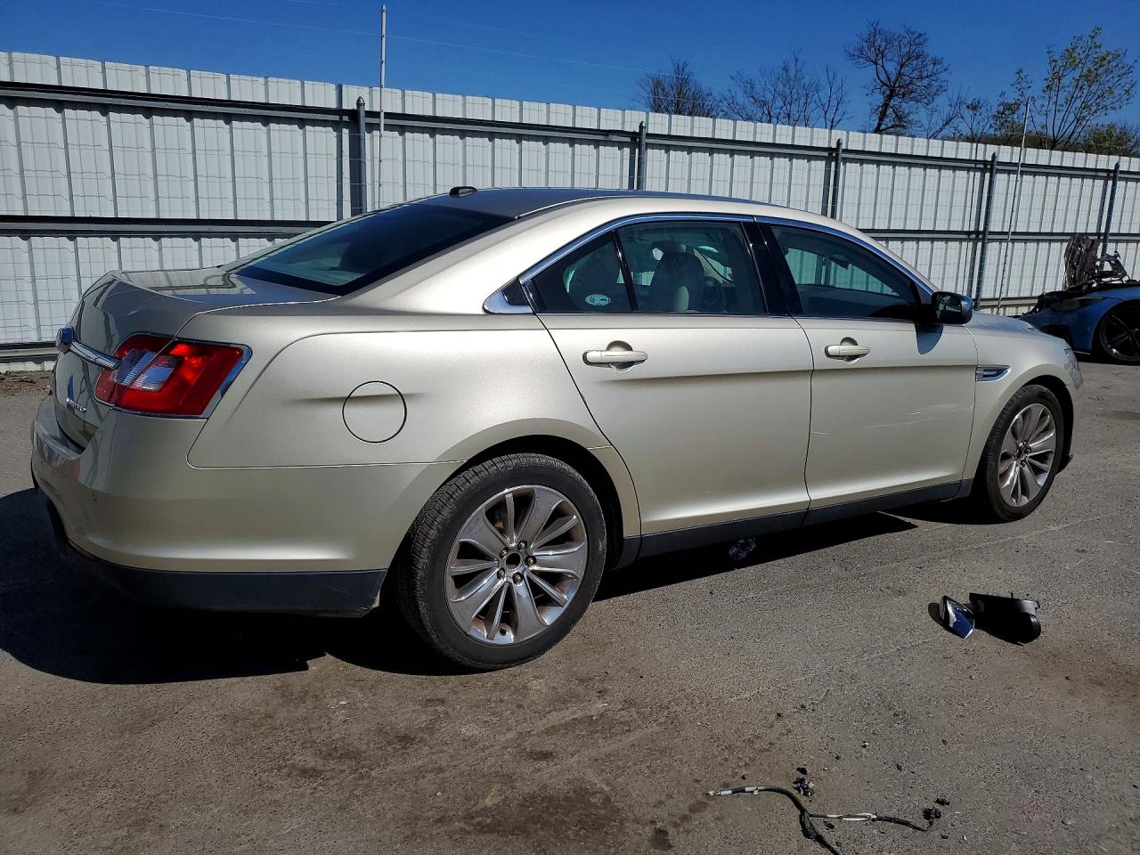 Ford Taurus