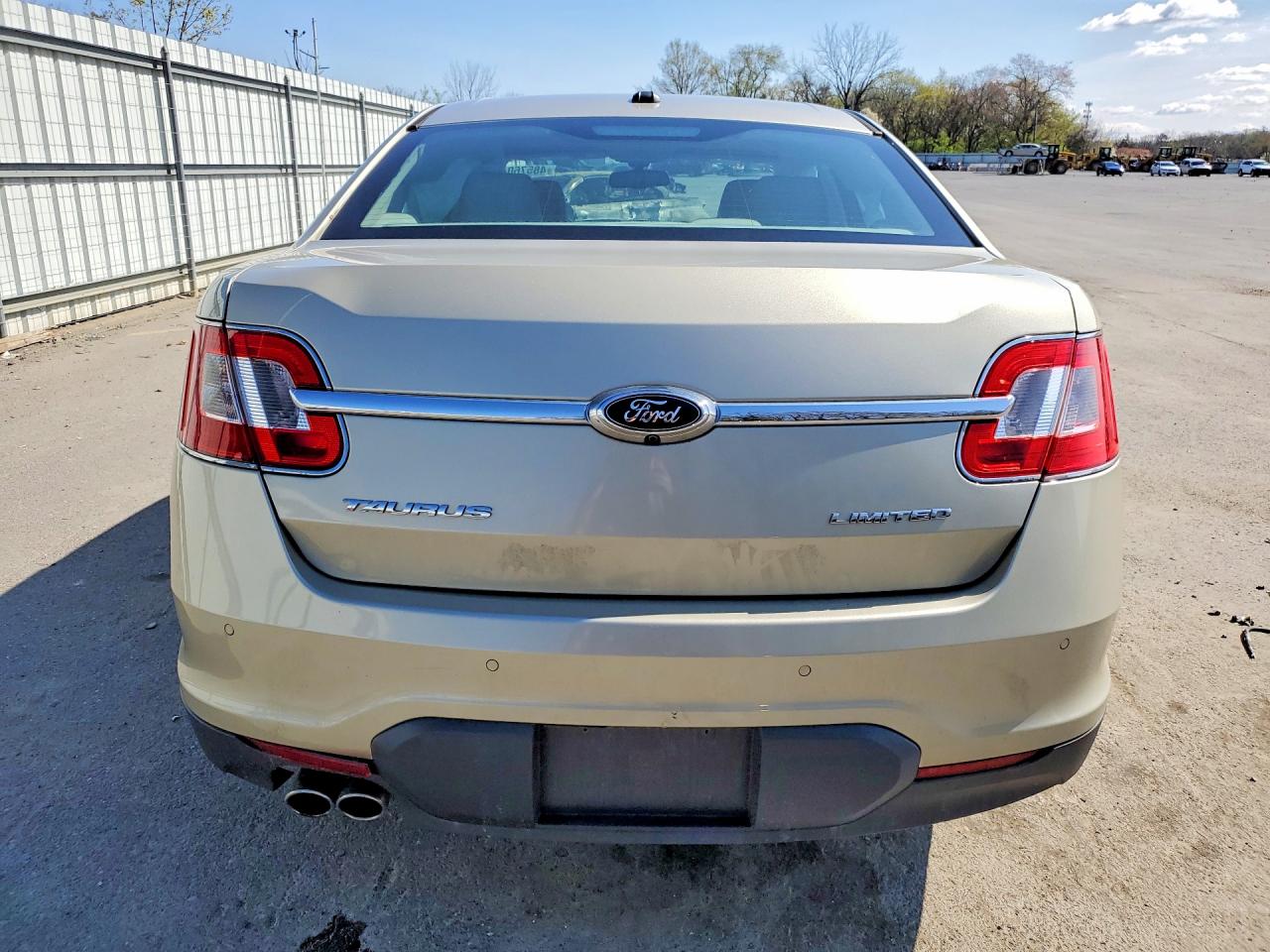 Ford Taurus