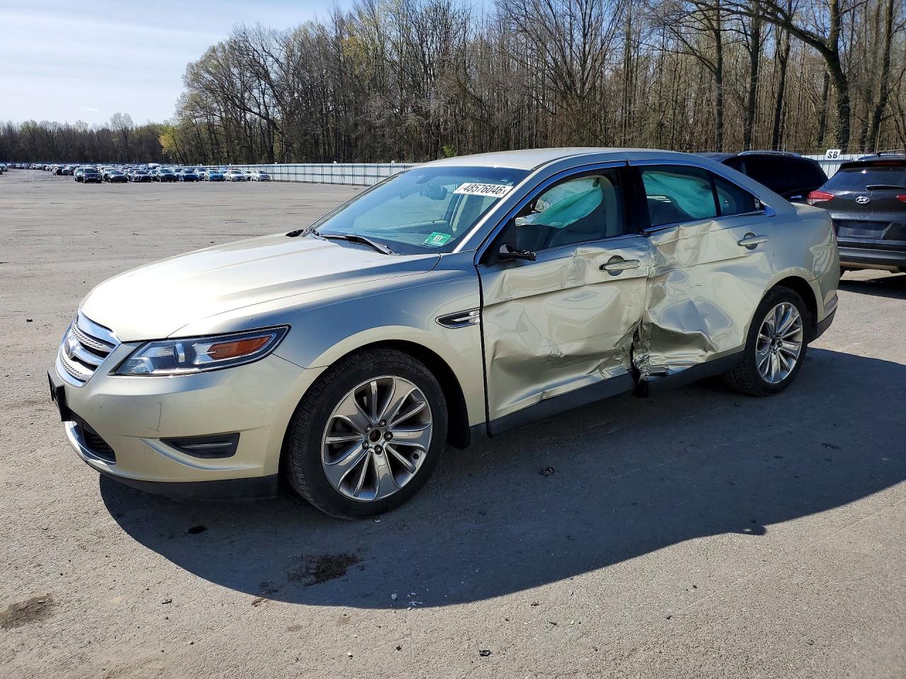 Salvage Ford Taurus Image