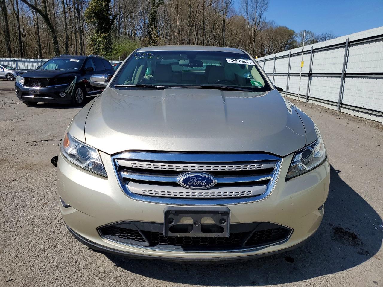 Ford Taurus