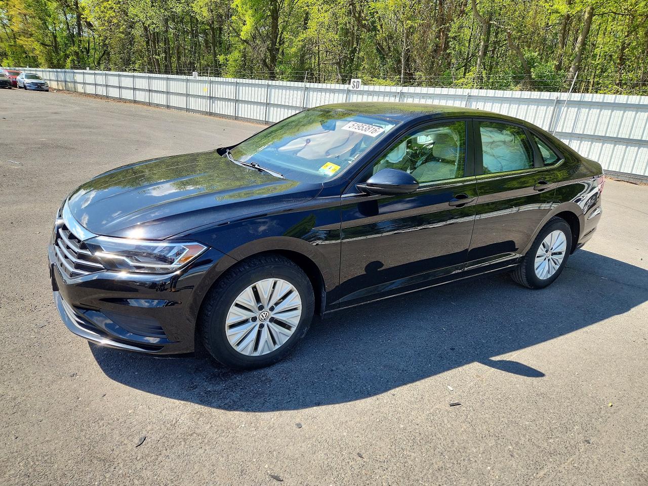Salvage Volkswagen Jetta Image