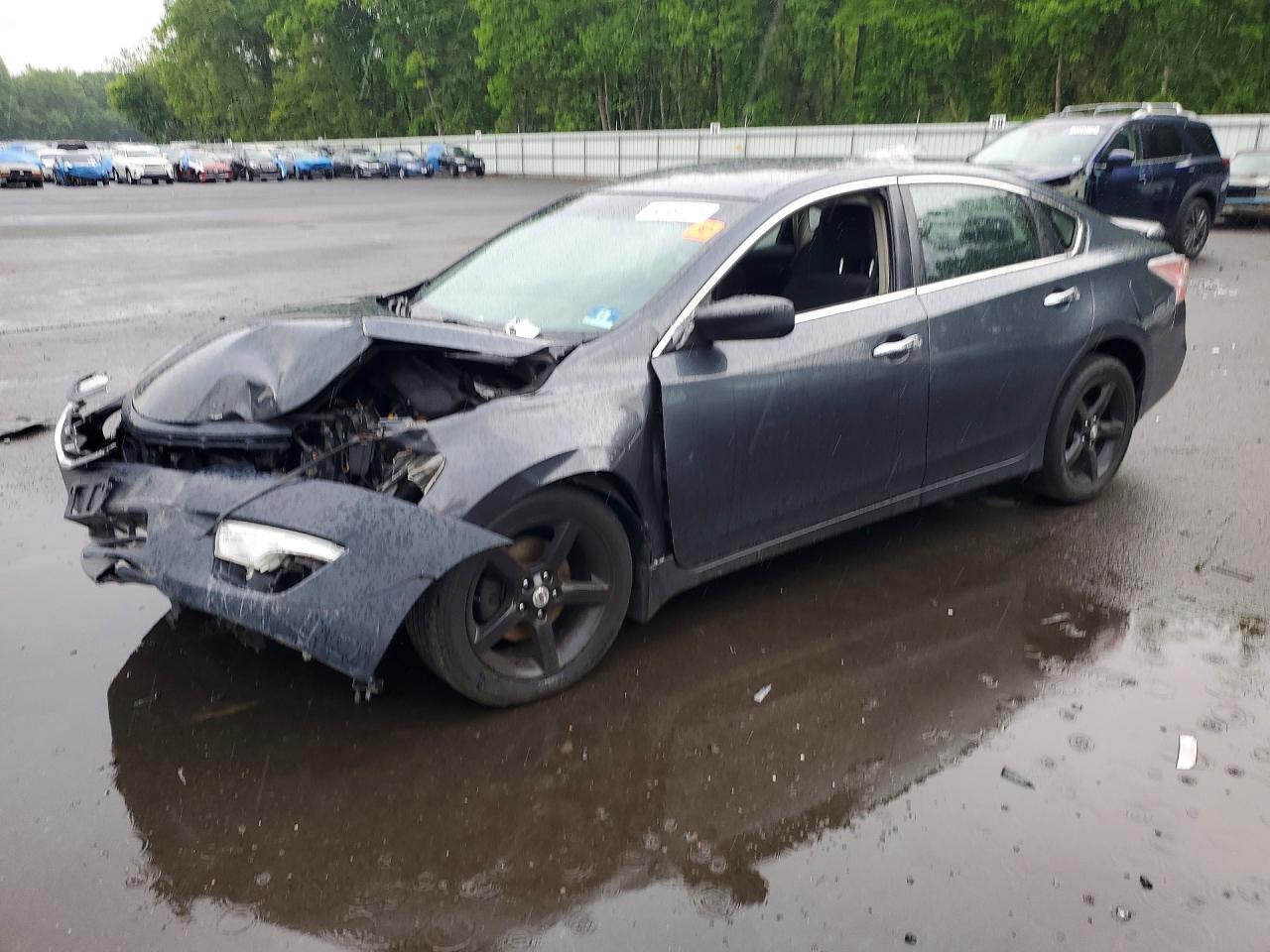 Salvage Nissan Altima Image