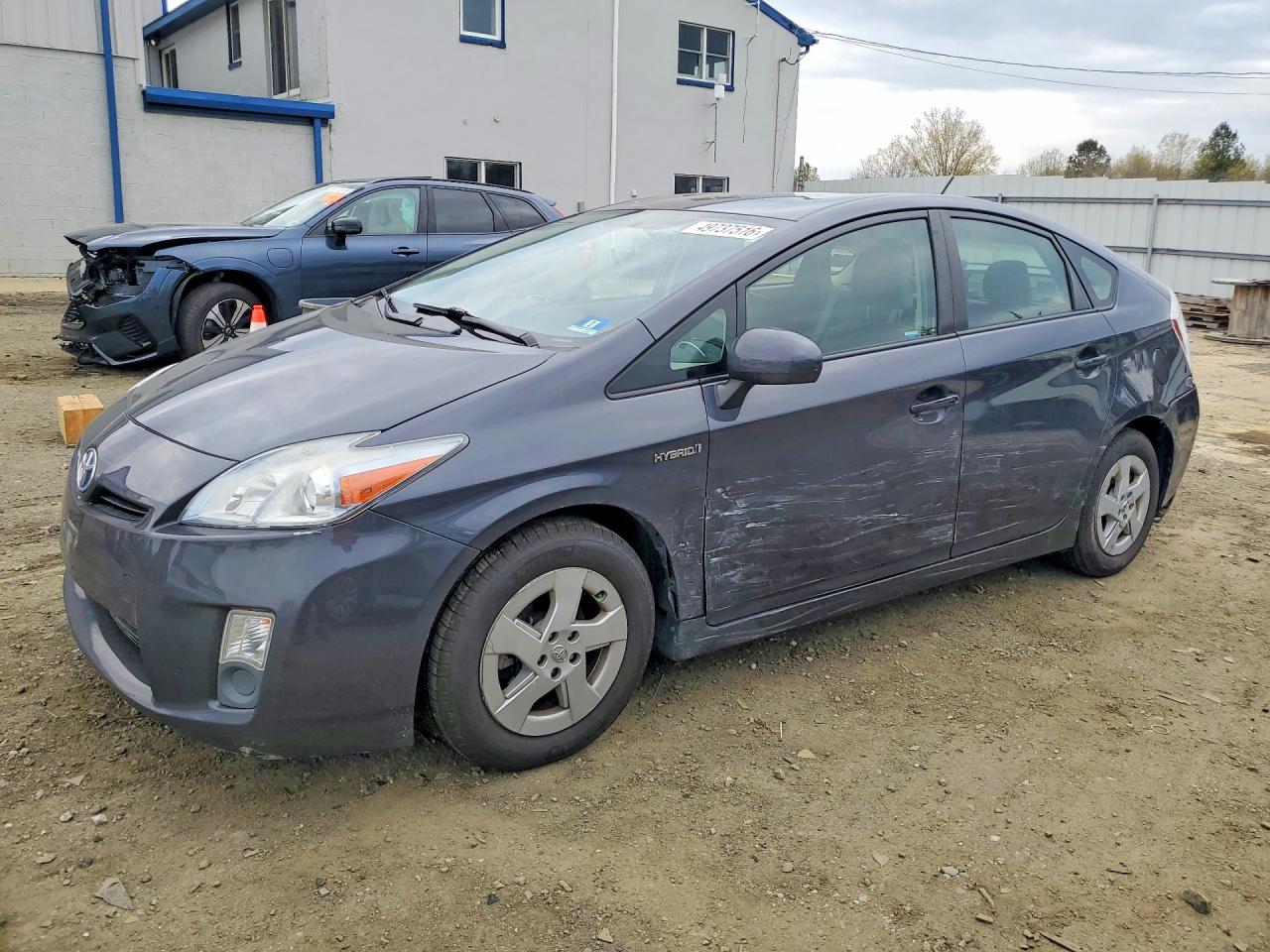 Salvage Toyota Prius Image