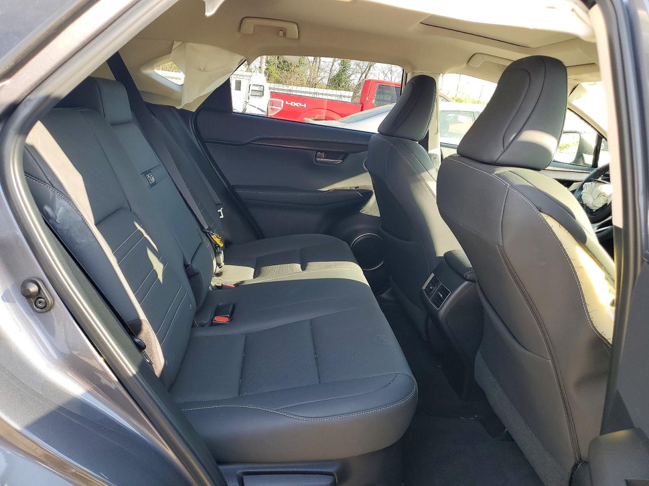 Lexus NX Base