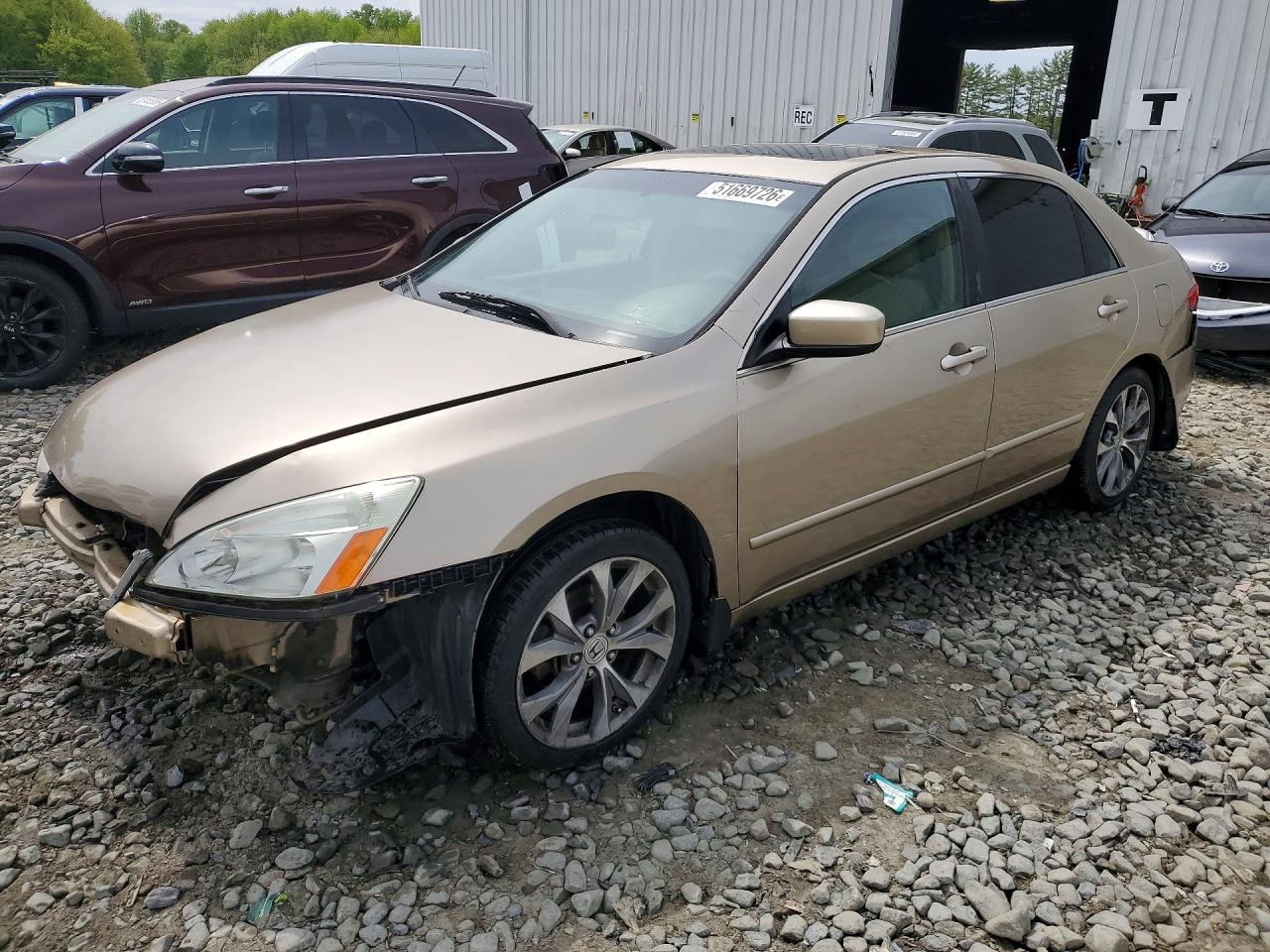 Salvage Honda Accord Image