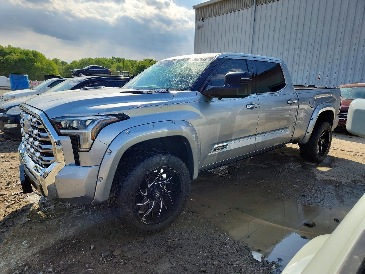Salvage Toyota Tundra Image
