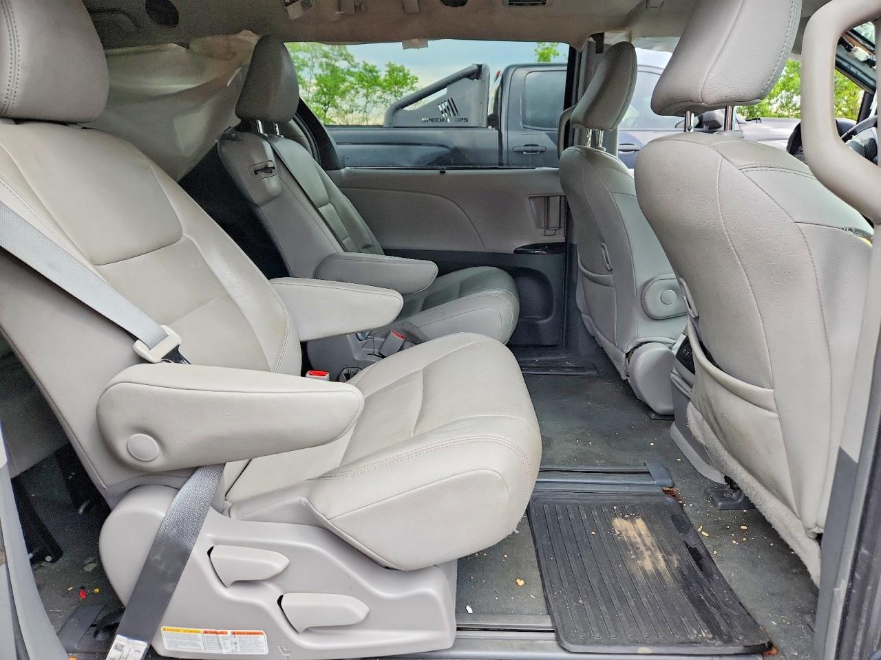 Toyota Sienna Xle 8-passenger