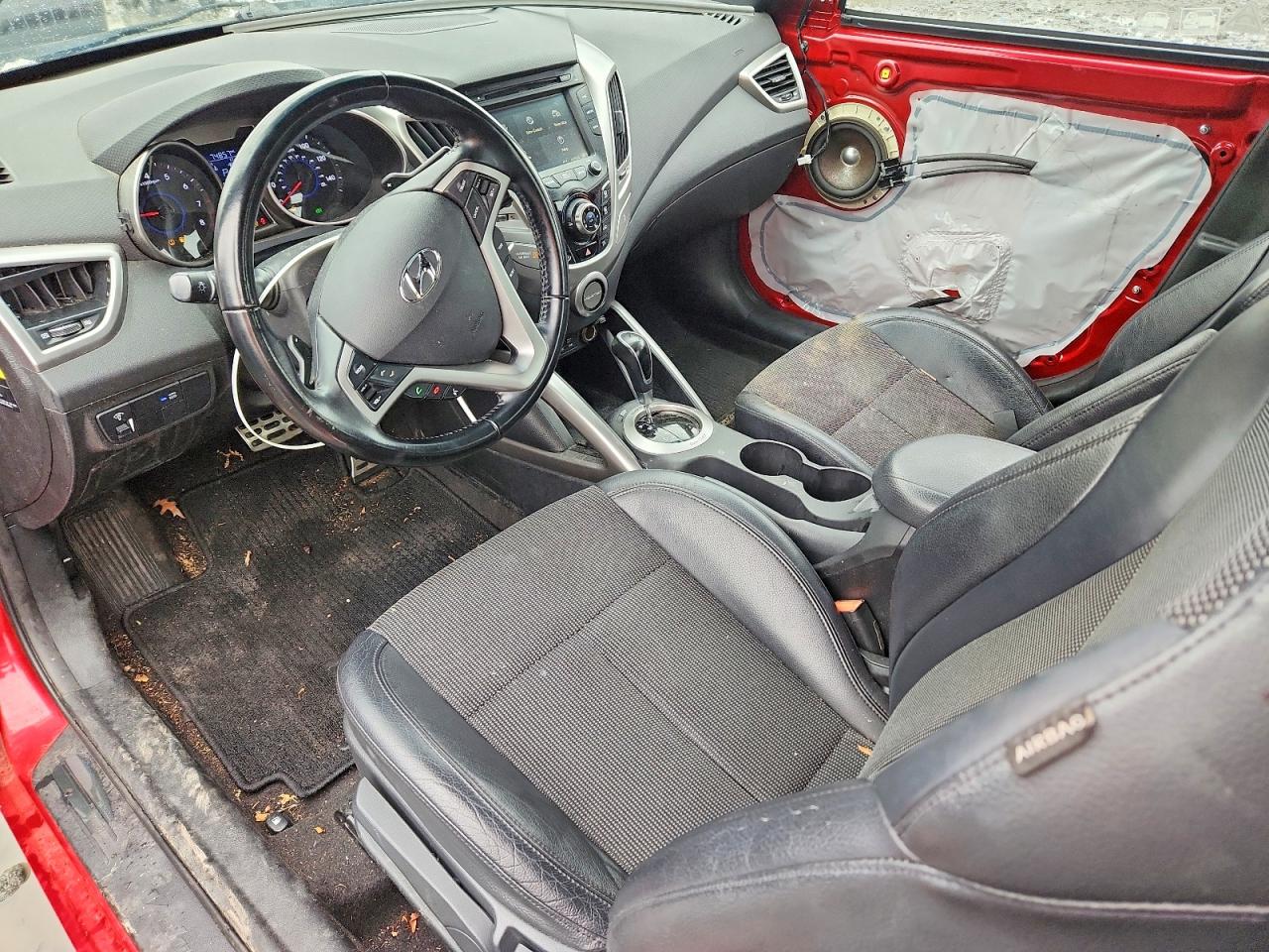 Hyundai VELOSTER Base