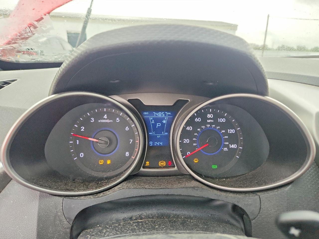 Hyundai VELOSTER Base